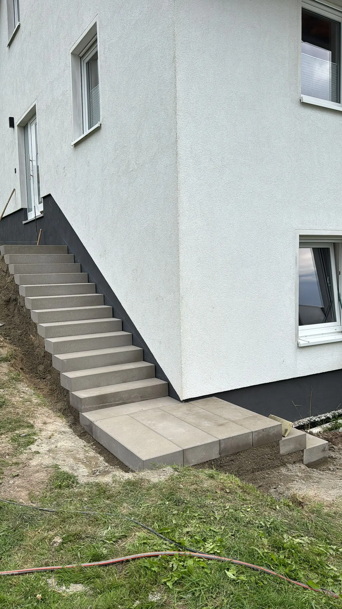 Fertige Betonstufen mit präziser Ausführung und modernem Design