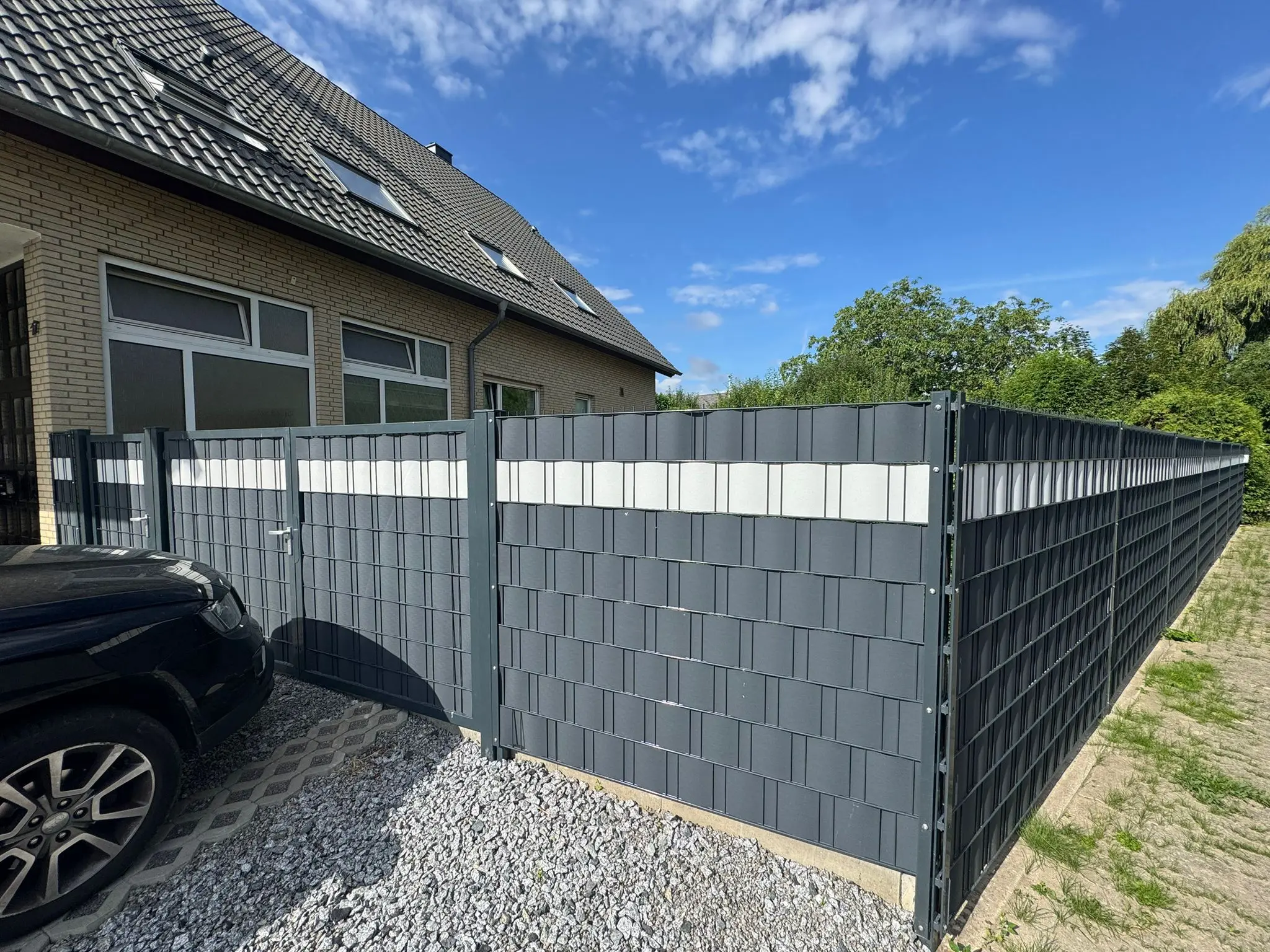 WPC Sichtschutzzaun in Grau - Moderner und pflegeleichter Sichtschutz aus Holz-Kunststoff-Verbund
